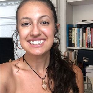 Meet your Posher, Alyssa